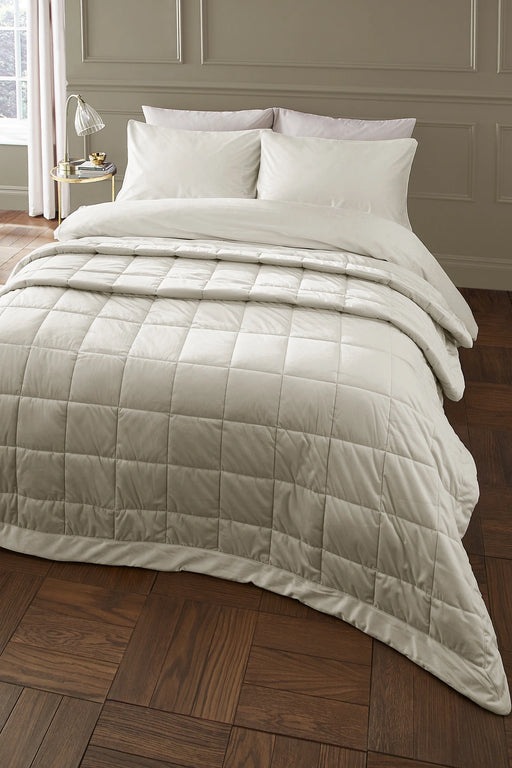 Kingsley Matt Velvet | Cream Bedspread