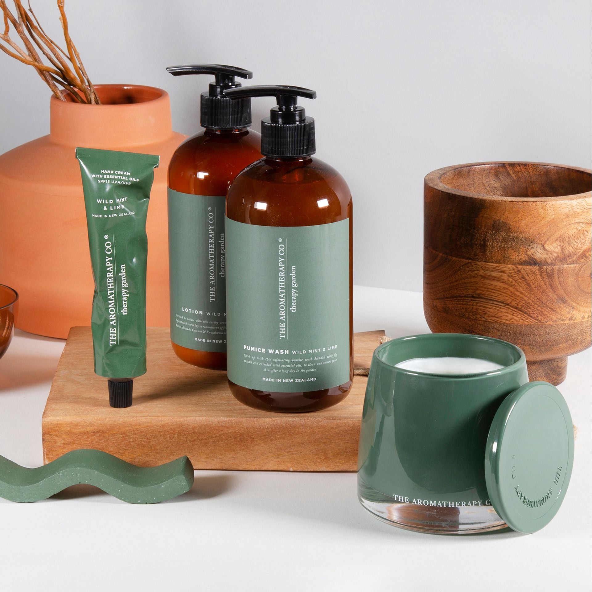 Therapy Garden Pumice Wash | Wild Mint & Lime