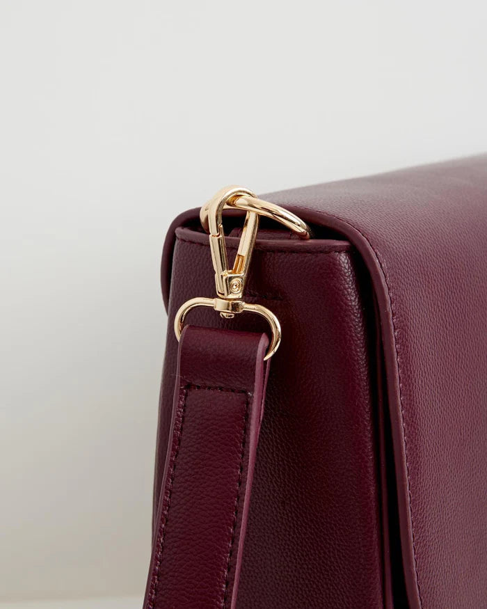 Nina Messenger Handbag | Burgundy