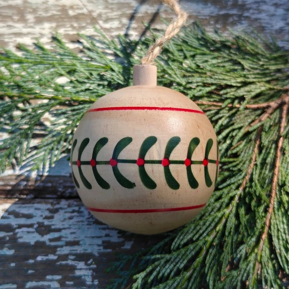 Wood Bauble 6cm | Red/Green/Natural Alpine