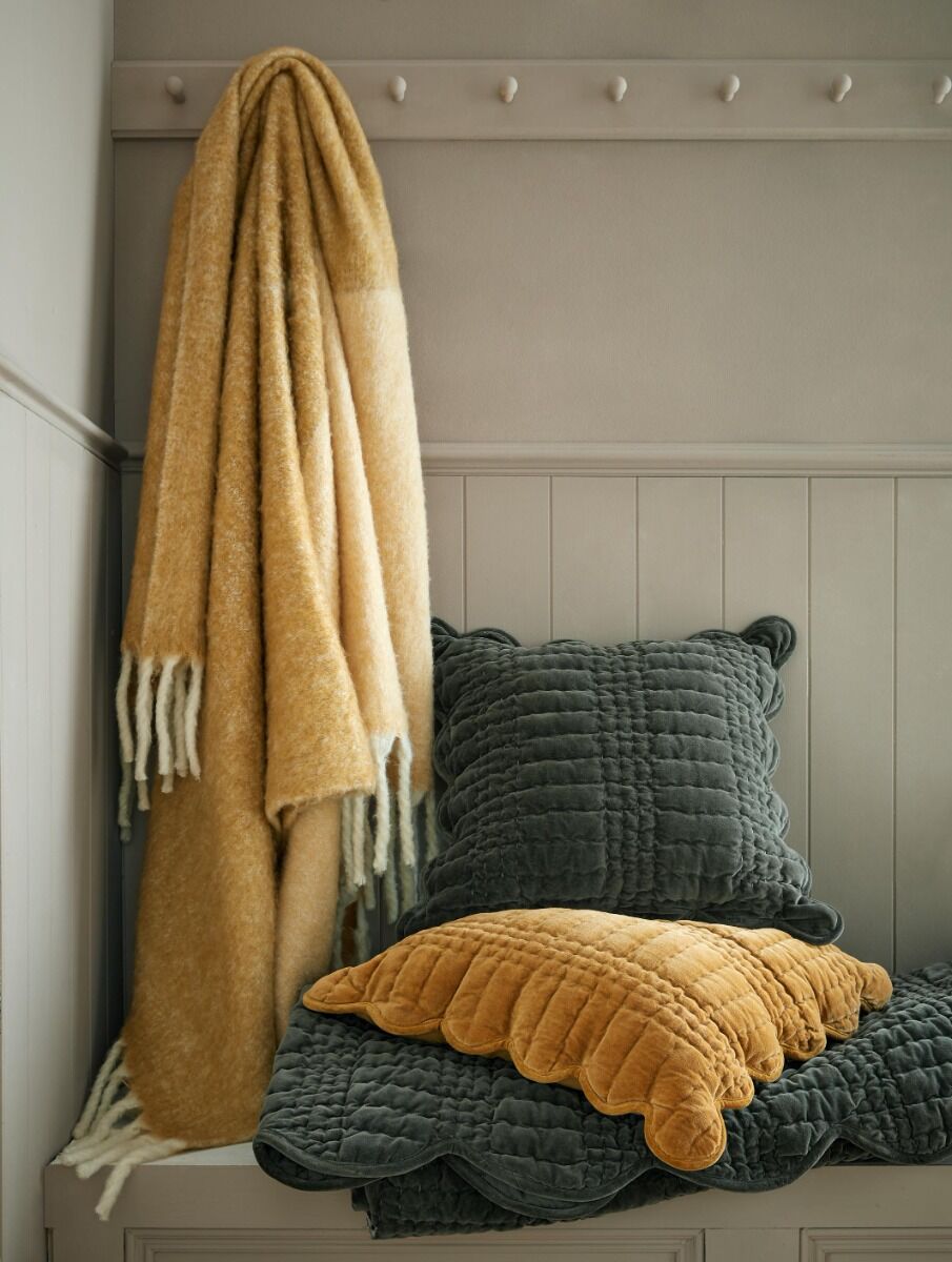 Scalloped Cushion | Pine