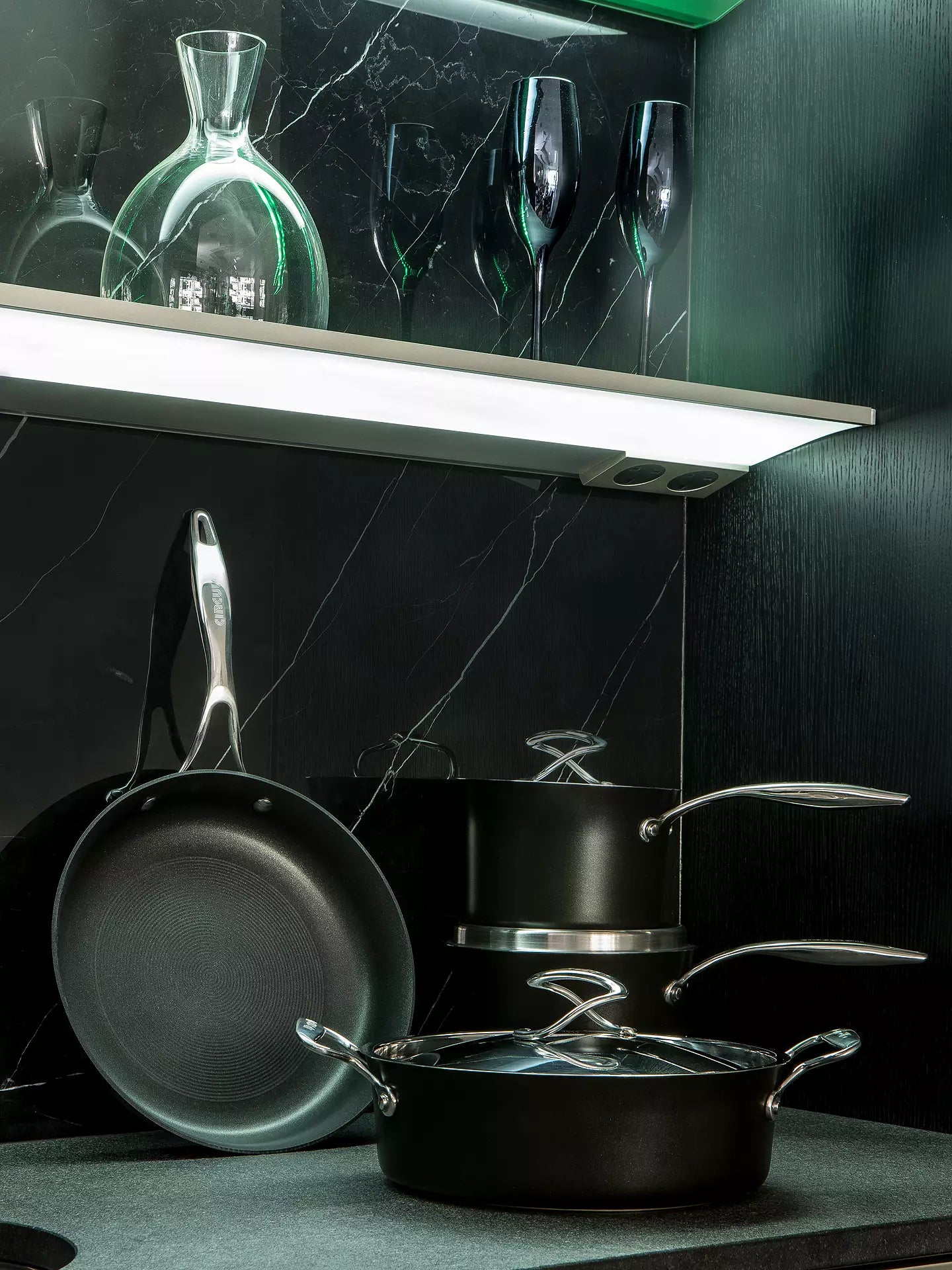 Circulon Style Hard-Anodised Aluminium Non-Stick Frying Pan