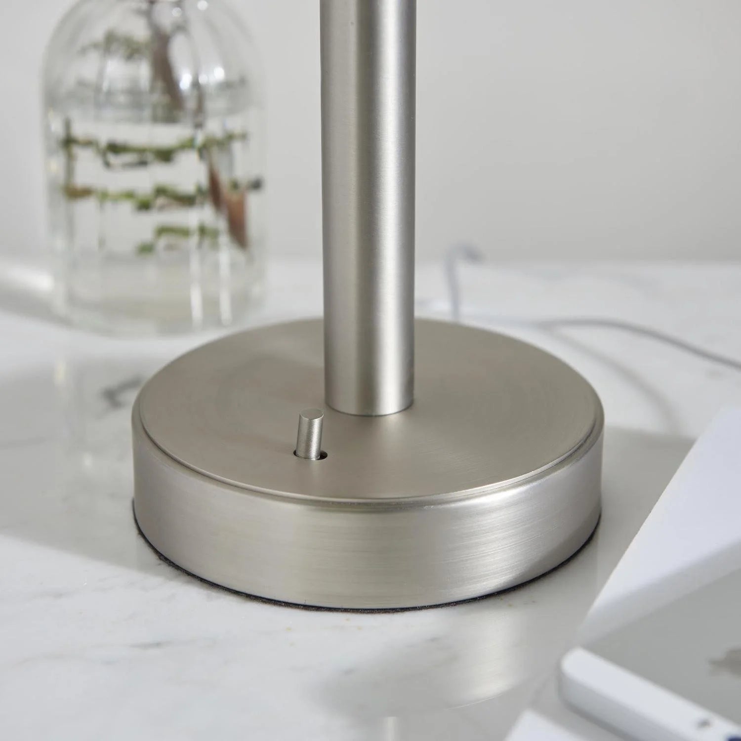Owen Lamp Base with USB Charging Port