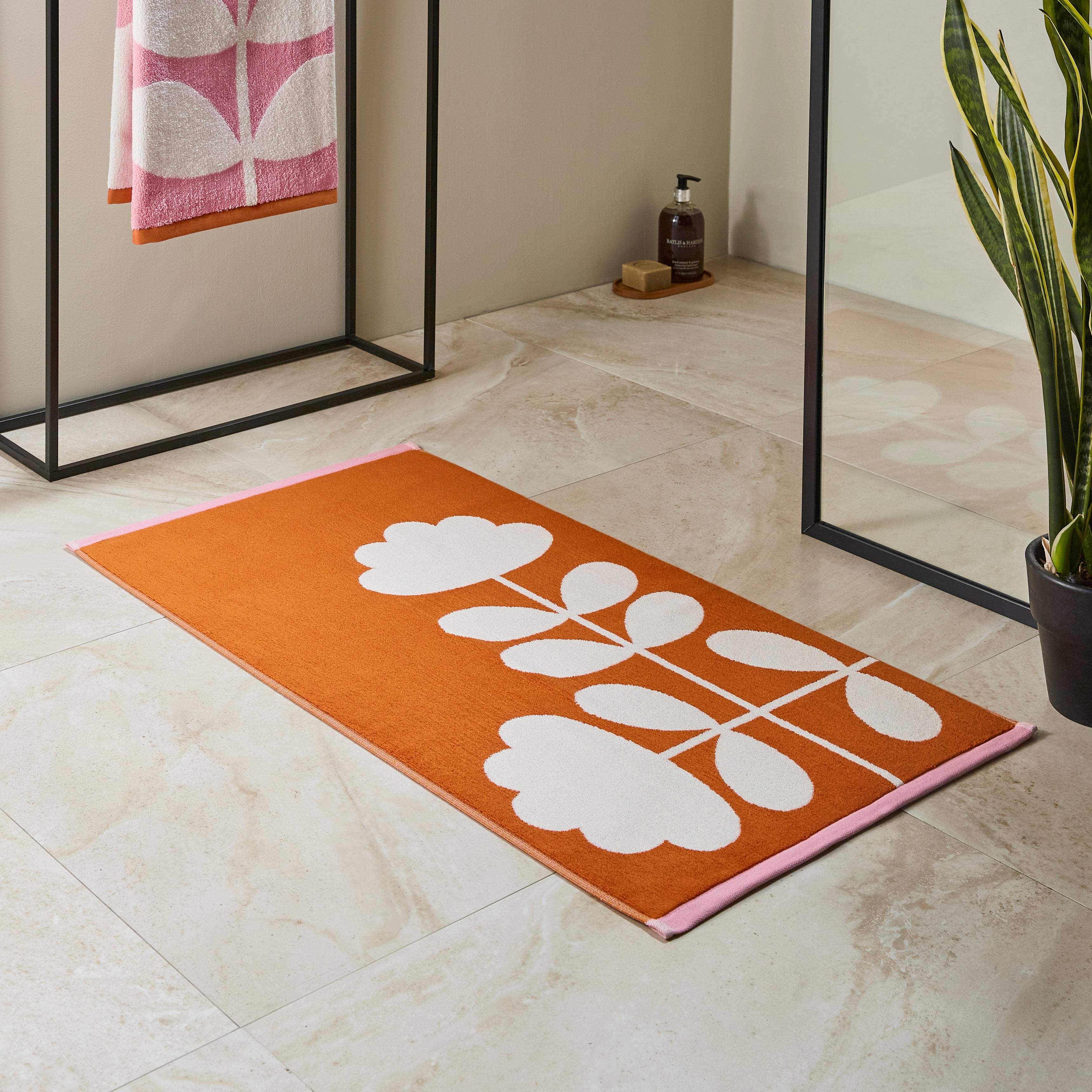 Cut Stem Paprika | Bath Mat